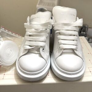 Alexander mcqueens 350 I take Applepay PayPal